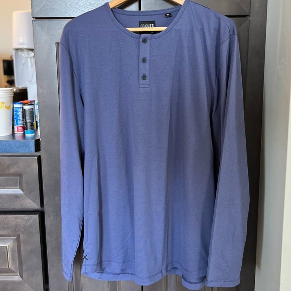 Cuts Clothing Men's Henley Curve Hem Signature Fit Long Sleeve Tee - Moonshadow - Picture 2 of 9